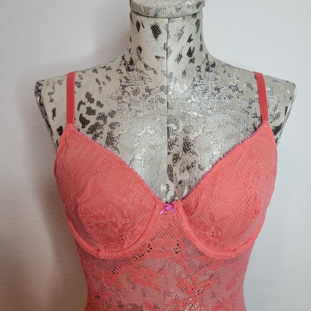 Victoria's Secret Tease Lace Demi Bodysuit. - Picture 7 of 16